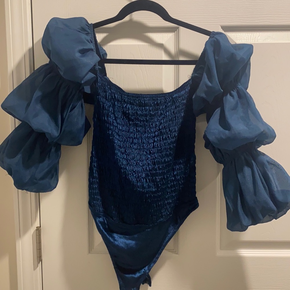 Free people off the shoulder puff sleeve bodysuit!